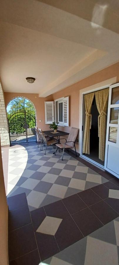 Apartmani Nizic Jadranovo Exterior foto